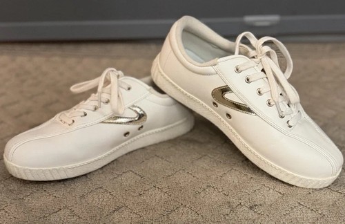 Women tretorn lace up - $95, lace-up