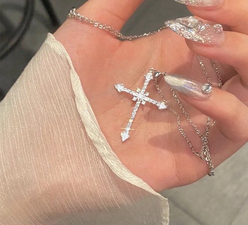 Stunning imitation diamond - stunning,