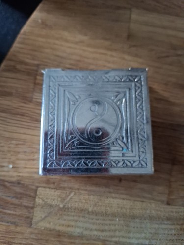 Yin yang snuff box - yang,