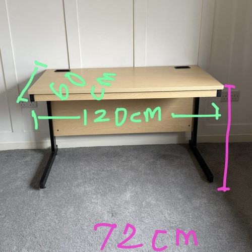 Computer desk light wood top - light,