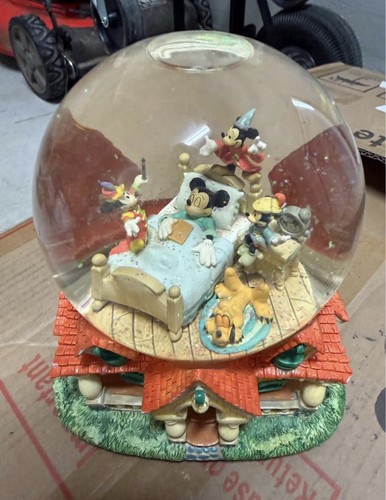 Vintage sleeping mickey mouse - mickey,