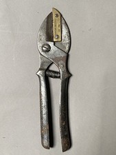 Vintage Wire Cutters Hollow