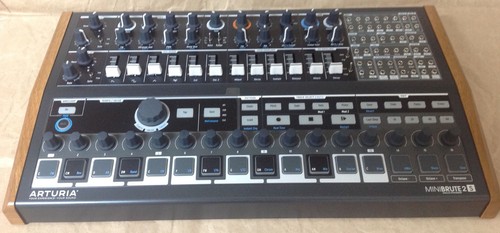Arturia minibrute - arturia,
