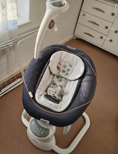 Graco move with soothers - me,