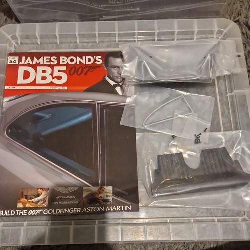 James bond 007 aston martin - james,