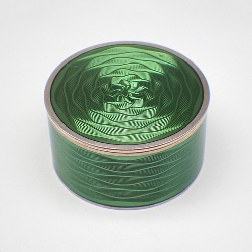 Green guilloche enamel round - green,