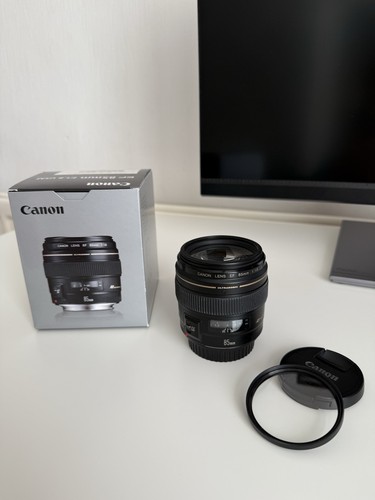 Canon 85mm 8 usm lens - f/1.8,