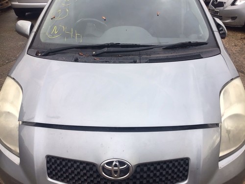 Toyota yaris mk2 bonnet - toyota,