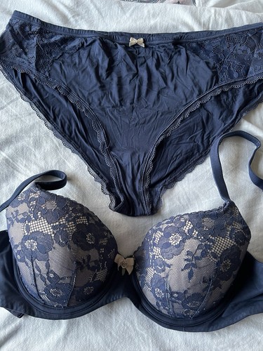 Victoria secret lingerie set - victoria,