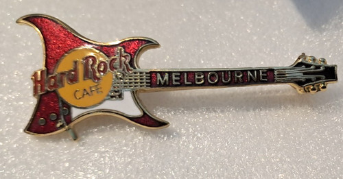 Hard rock cafe pin - rock, badge