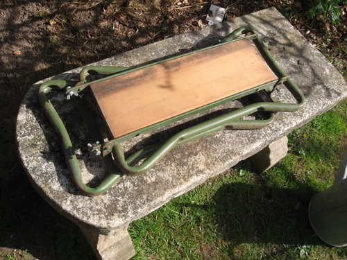 Vintage garden kneeler seat
