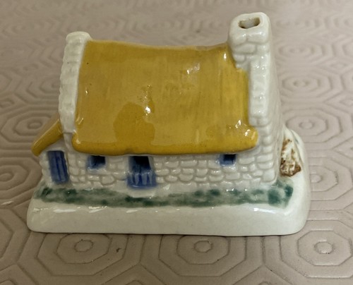 Shamrock pottery thatch roof - pottery,