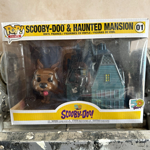 Funko pop town scooby - pop!,