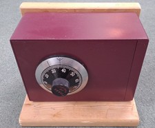 Chubb Manifoil Keybox Red with Key and PIR, 16x22x10cm, 7kg