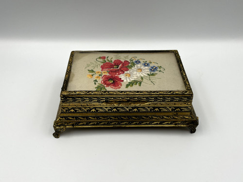 Vintage metal trinket - box,, top
