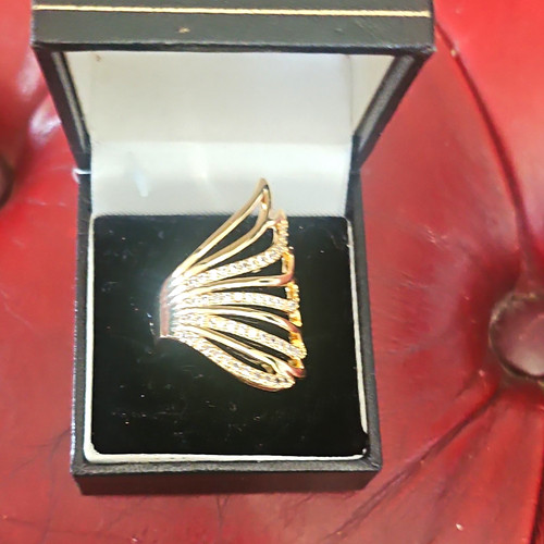 Gold tone wing - gold, ring