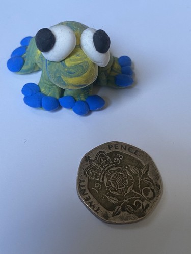 Desk pet green - green, frog