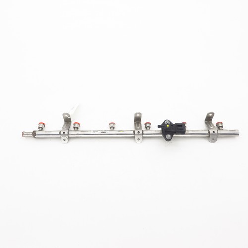 Fuel distribution rail - rail, right