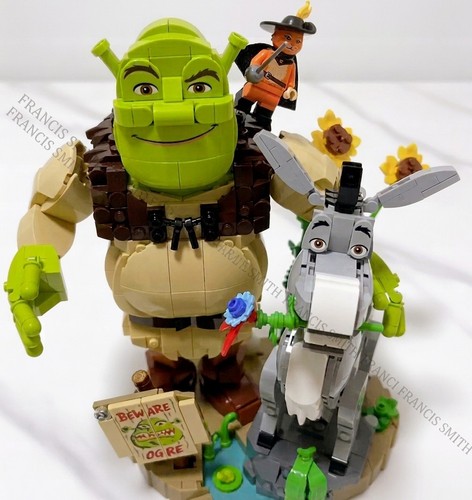 Shrek and donkey building - donkey,