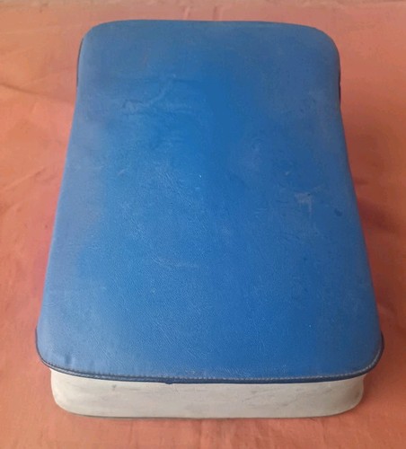 Rear seat accessory - a.g.v.,