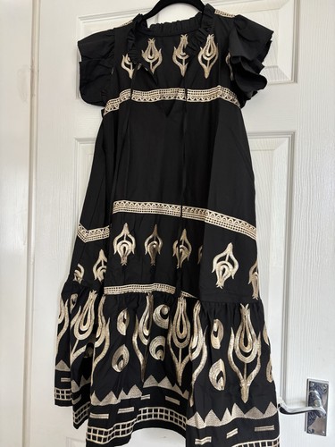 Black gold embroidered - black,