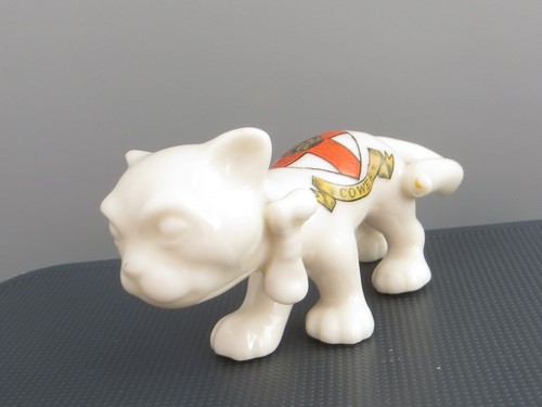 Unusual crested ware - ware, lion