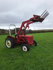 VINTAGE TRACTOR INTERNATIONAL