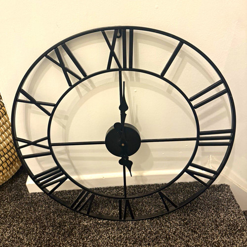 Large round black metal - large,