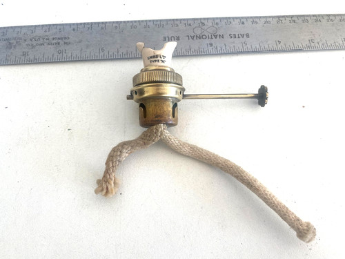 Oil railway lamp manuf co - lamp, manuf.