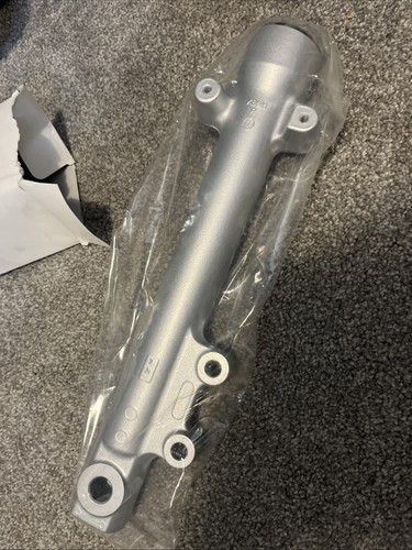 Suzuki 125 right outer tube - suzuki,