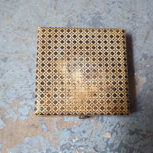 Place mats original box - place, in