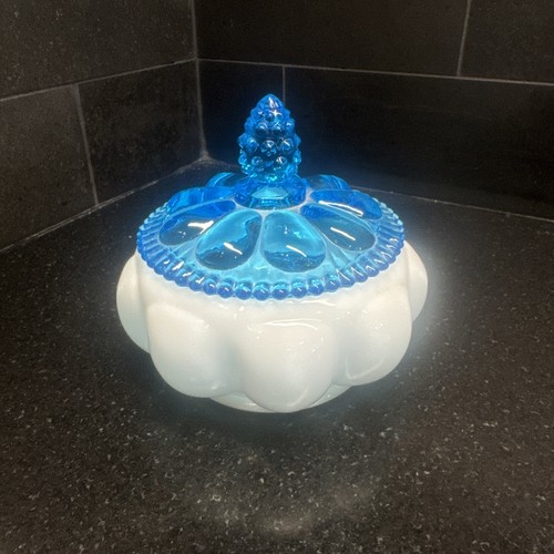 Vintage 1950 fenton glass - 1950’s,