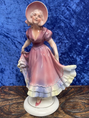 Hertwig porcelain - &,