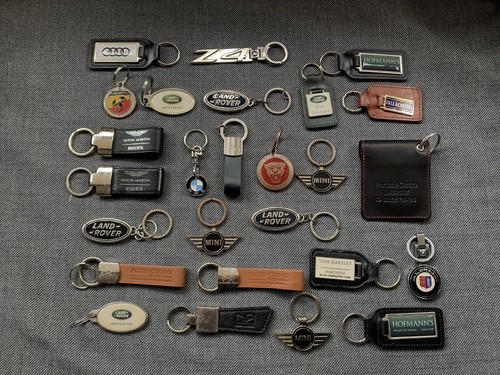 Car key rings aston martin - rings,
