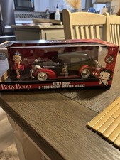 Jada Betty Boop & 1939 Chevy