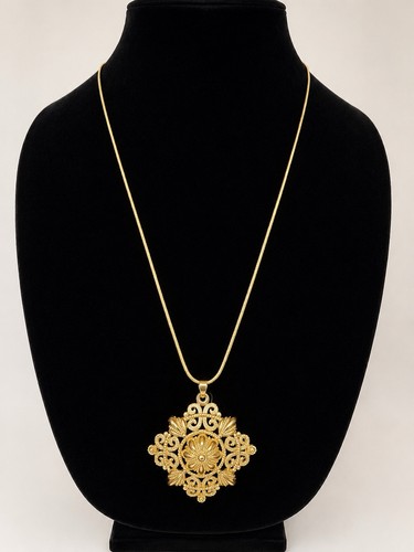 Vintage trifari gold tone - vintage,