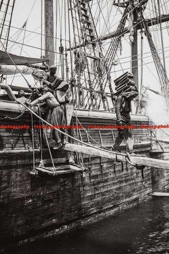 F003533 old sailing ship - sailing,