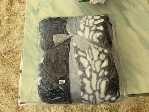 Faux fur throw thick blanket - fur,