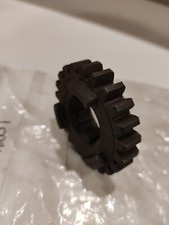 NOS SUZUKI TC305 T250 T305 FOURTH 4TH DRIVEN GEAR 24341-18001