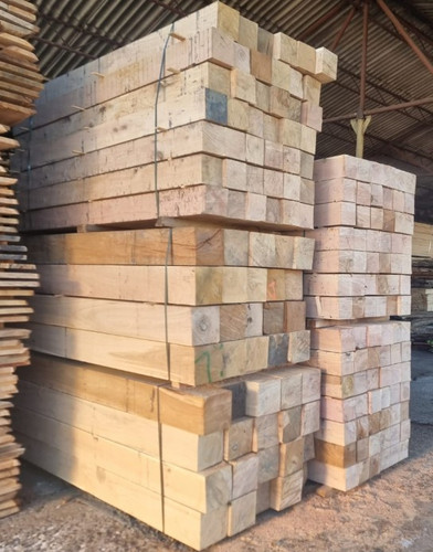Green oak beams and posts - green,