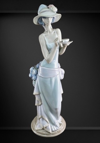 Lladro 5470 tea time very - lladro~5470~tea, time~very