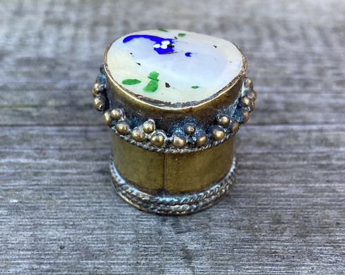 Vintage mother pearl brass - of,