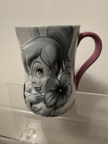 Disney store exclusive - store, 3d