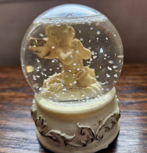 Snowglobe cherub - snowglobe,