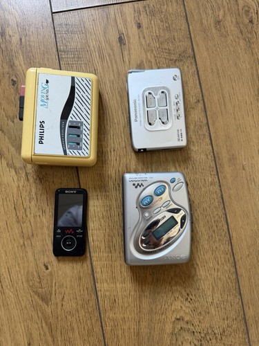 Vintage sony walkman panasonic - sony,