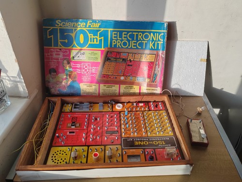 Vintage 1976 radio shack - 1976,