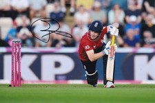 Cricket - Harry Brook - Hand