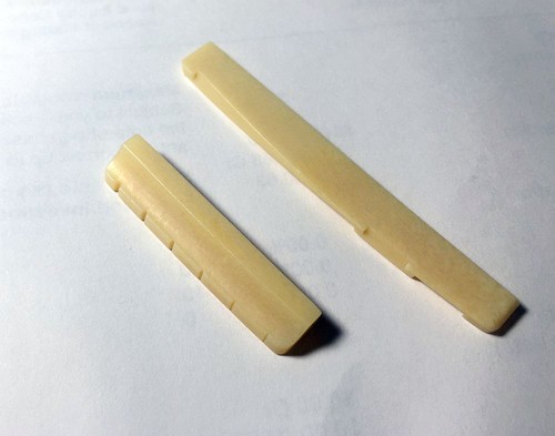 Aged camel bone slot - aged, 43mm