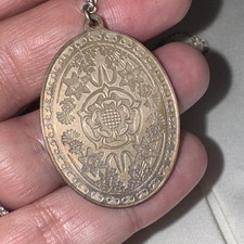 Queen Elizabeth Commemorative Solid Silver  Jubilee 1977  Pendant John Pinches