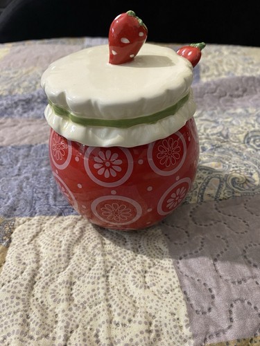 Red strawberry slotted lid - slotted,
